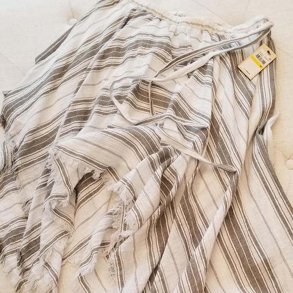 Skirt - Picture 3 of 3